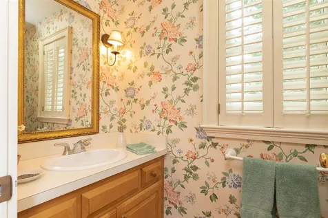 60 Amesbury Road Kensington NH 03833
