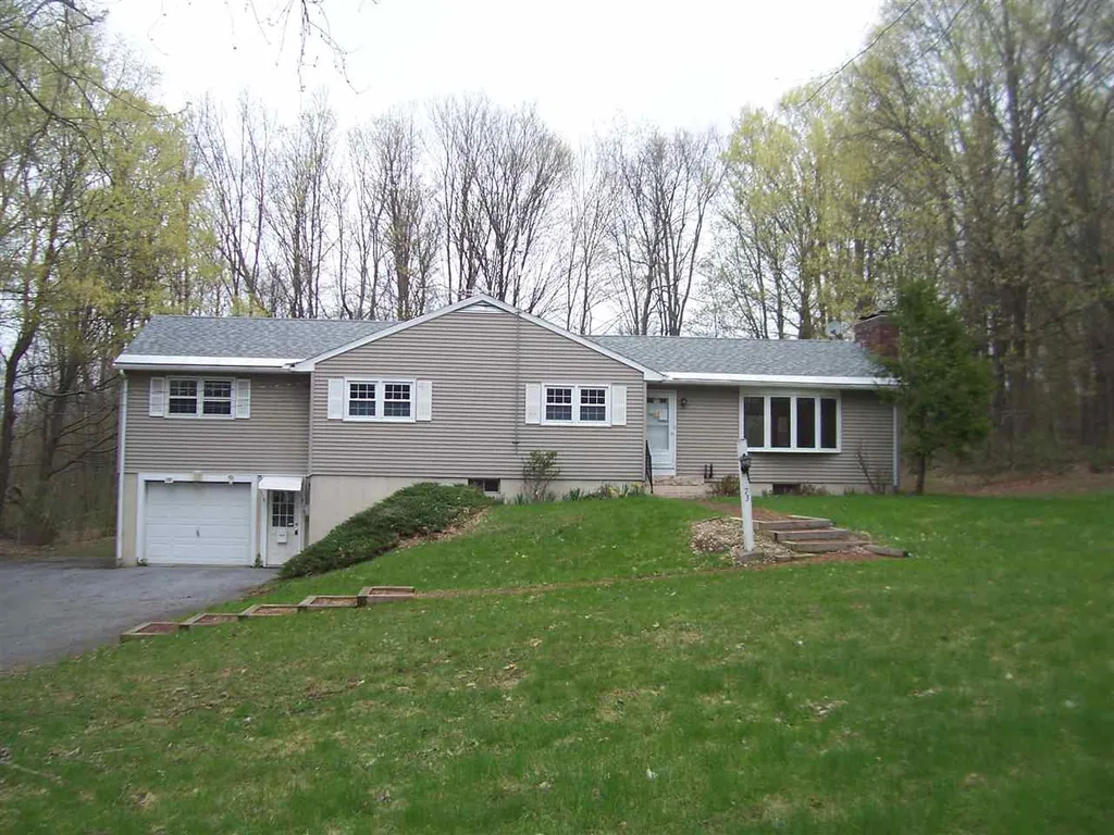73 Settlers Road Bennington VT 05201