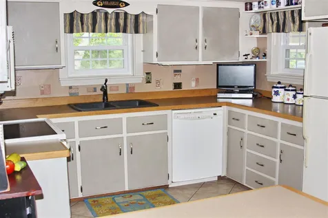 90 Lily Pond Road Somersworth NH 03878