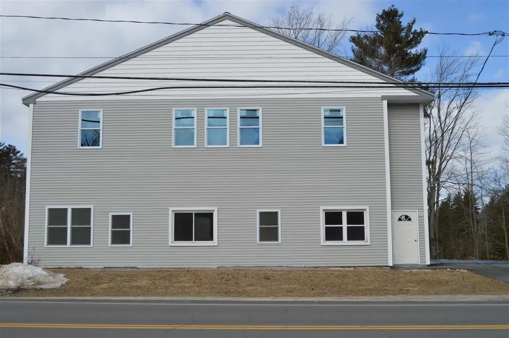 5 Mast Road Lee NH 03861