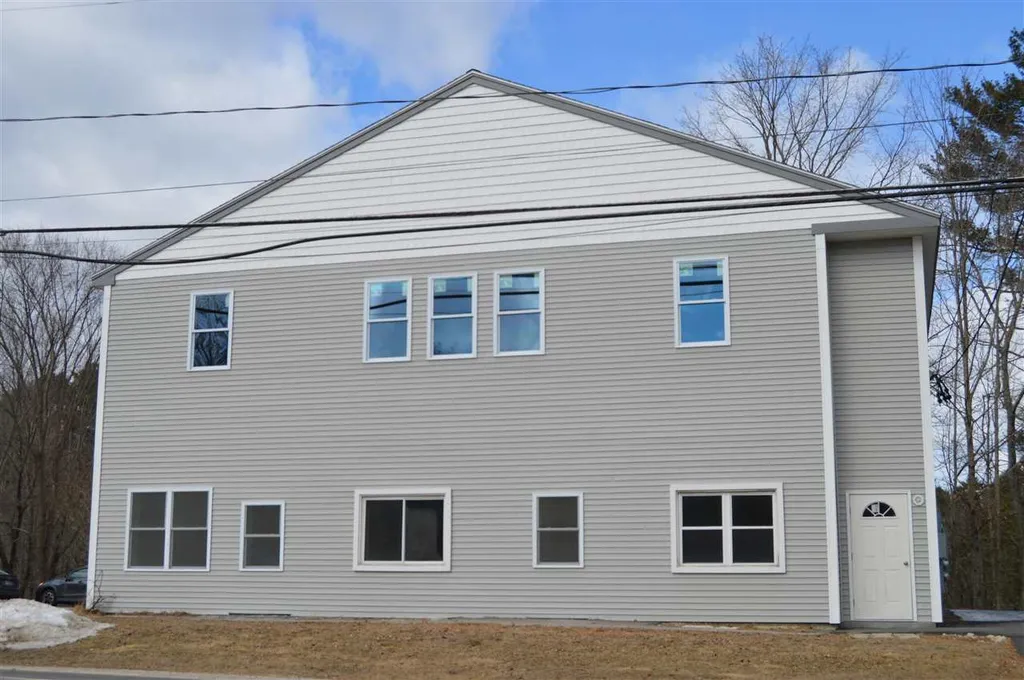 5 Mast Road Lee NH 03861