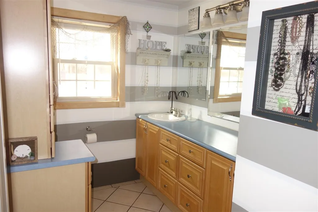 25 Fairfield Drive Hampton NH 03842