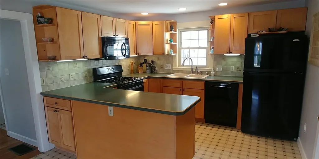 25 Fairfield Drive Hampton NH 03842