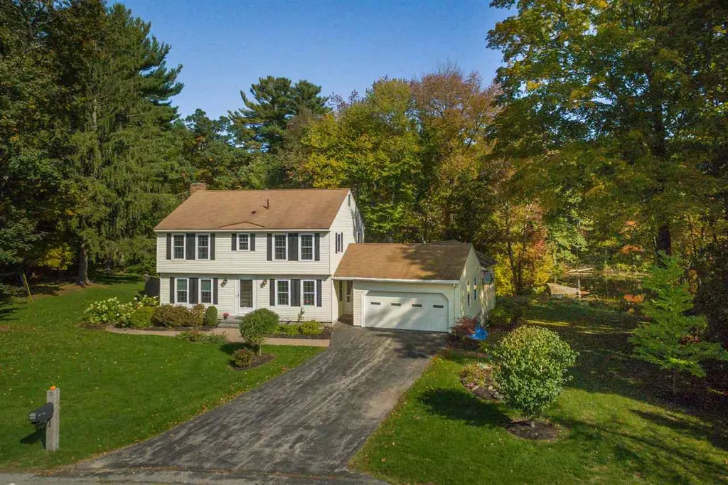 5 Sabra Circle Derry NH 03038