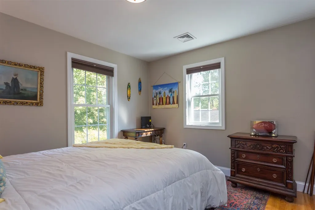 5 Sabra Circle Derry NH 03038