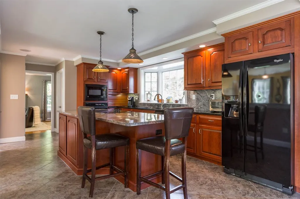 5 Sabra Circle Derry NH 03038