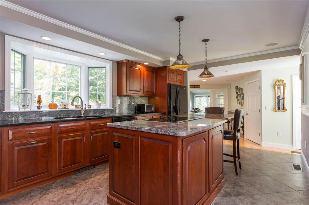 5 Sabra Circle Derry NH 03038