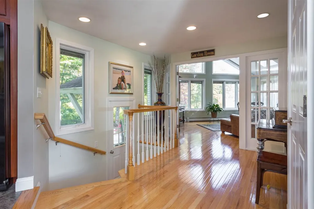 5 Sabra Circle Derry NH 03038