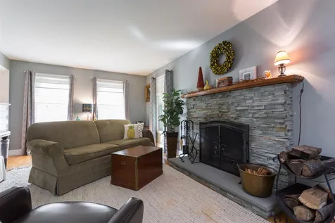 5 Sabra Circle Derry NH 03038