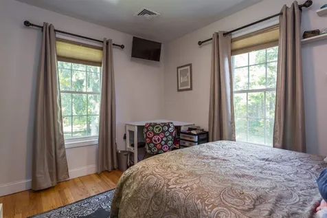 5 Sabra Circle Derry NH 03038