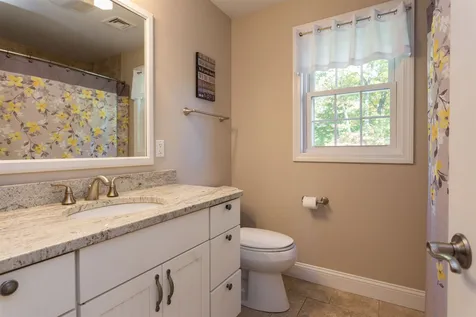 5 Sabra Circle Derry NH 03038