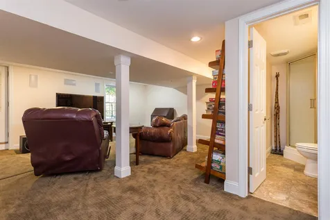 5 Sabra Circle Derry NH 03038
