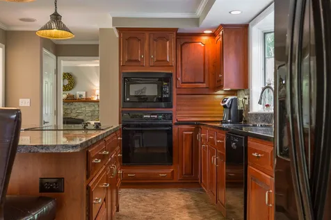 5 Sabra Circle Derry NH 03038