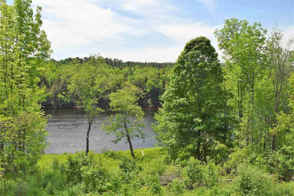 148 Riverside Avenue Lunenburg VT 05906