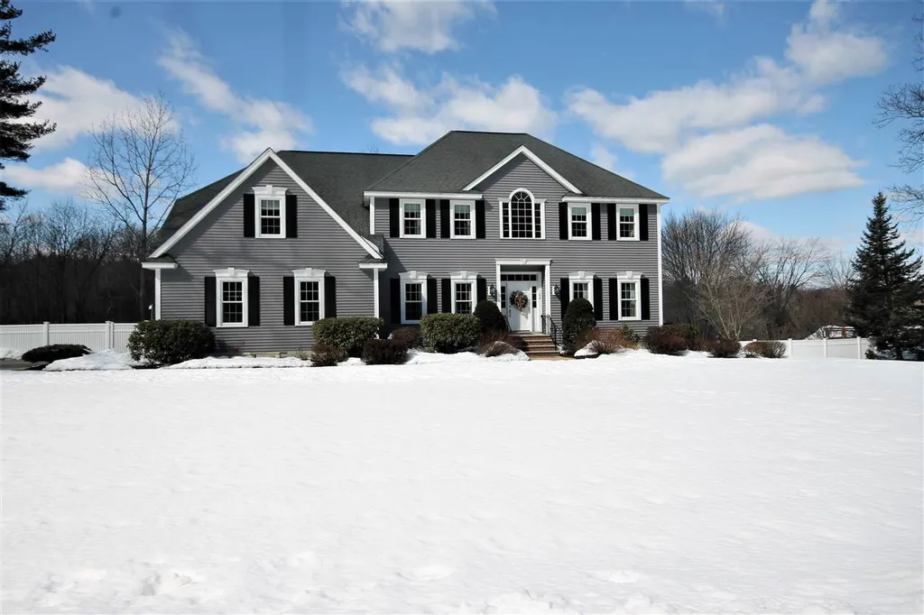 20 Copper Beech Road Salem NH 03079