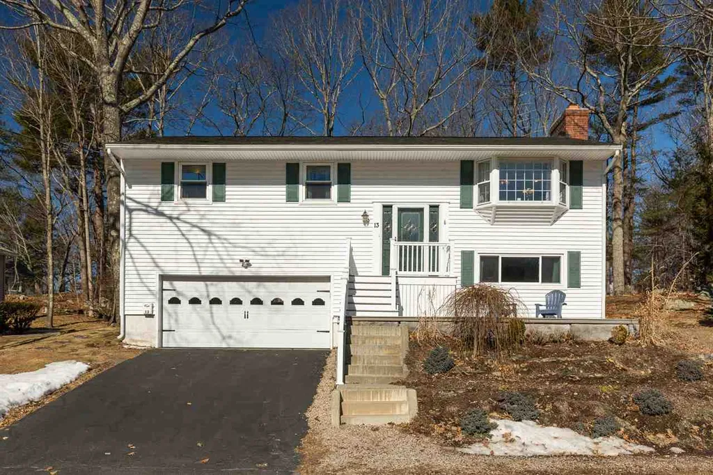 13 Harding Road Portsmouth, NH