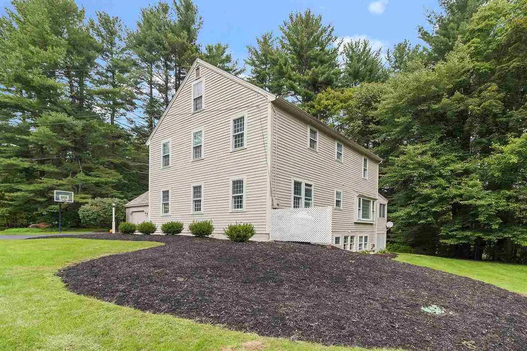 16 Candlewood Drive Amherst NH 03031