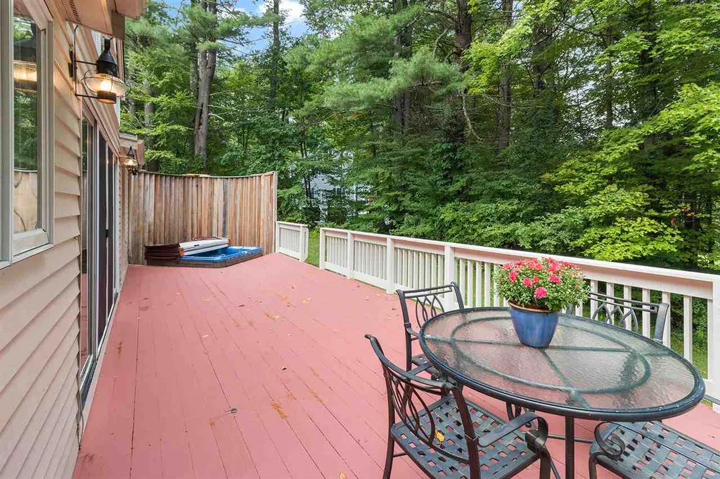 16 Candlewood Drive Amherst NH 03031
