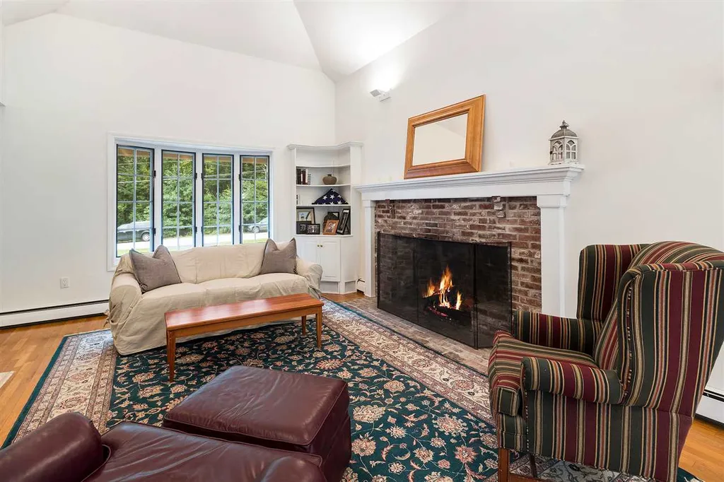 16 Candlewood Drive Amherst NH 03031