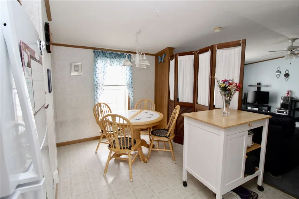 3 Otter Way Hudson NH 03051