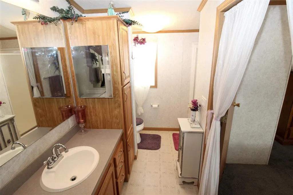 3 Otter Way Hudson NH 03051