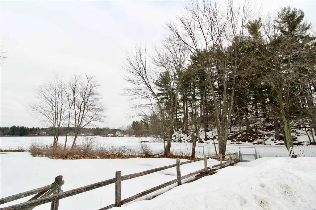 3 Otter Way Hudson NH 03051