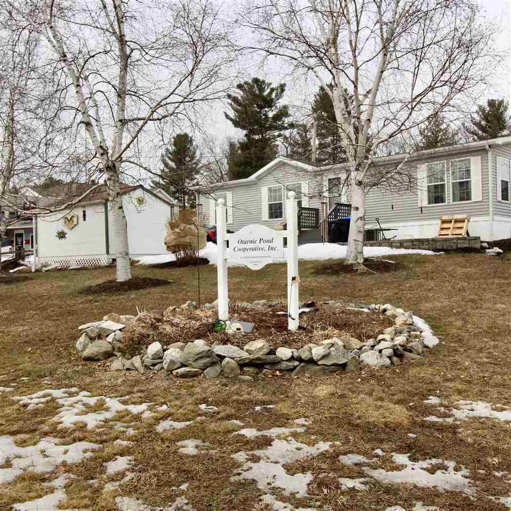 3 Otter Way Hudson NH 03051