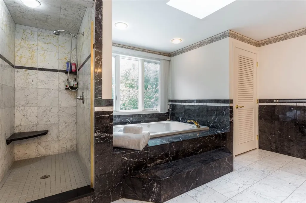 15 Fairway Drive Dover NH 03820