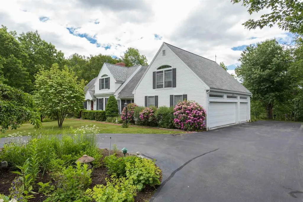 15 Fairway Drive Dover NH 03820