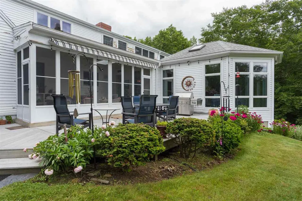 15 Fairway Drive Dover NH 03820