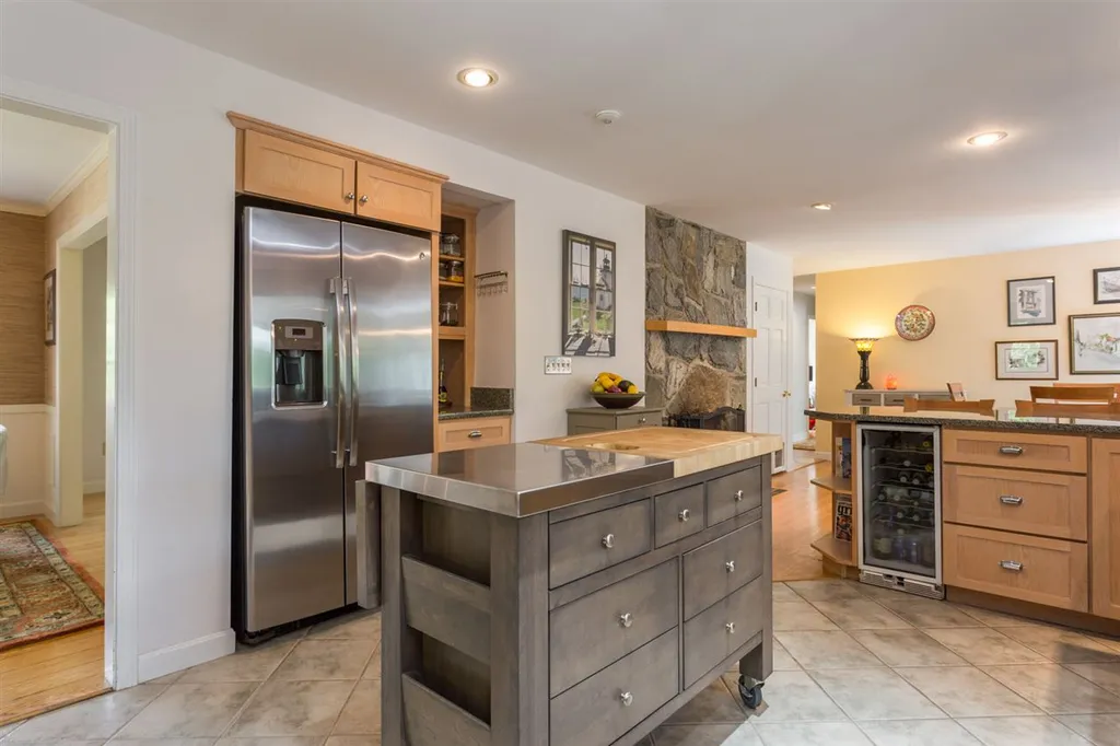 15 Fairway Drive Dover NH 03820
