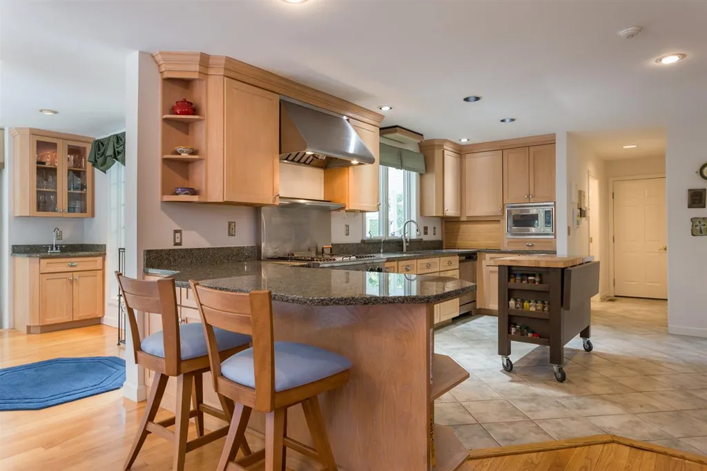 15 Fairway Drive Dover NH 03820