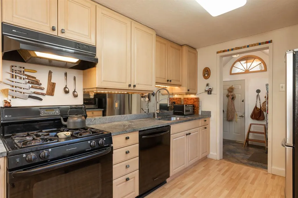 233 Hillside Drive Portsmouth NH 03801