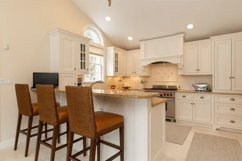 12 Old Bay Road New Castle NH 03854