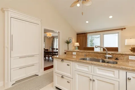 12 Old Bay Road New Castle NH 03854