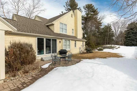 12 Old Bay Road New Castle NH 03854