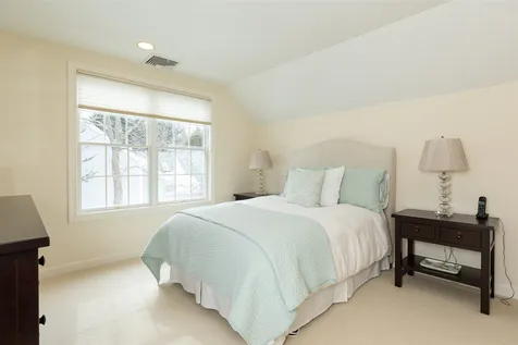 12 Old Bay Road New Castle NH 03854