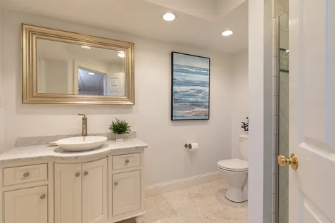 12 Old Bay Road New Castle NH 03854
