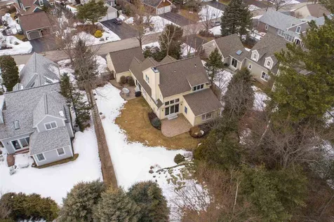 12 Old Bay Road New Castle NH 03854