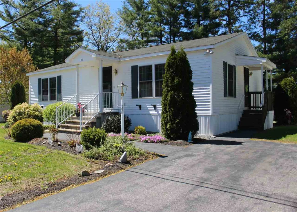 37 Centerwood Drive Concord NH 03301