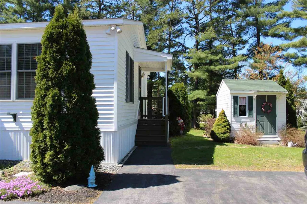 37 Centerwood Drive Concord NH 03301