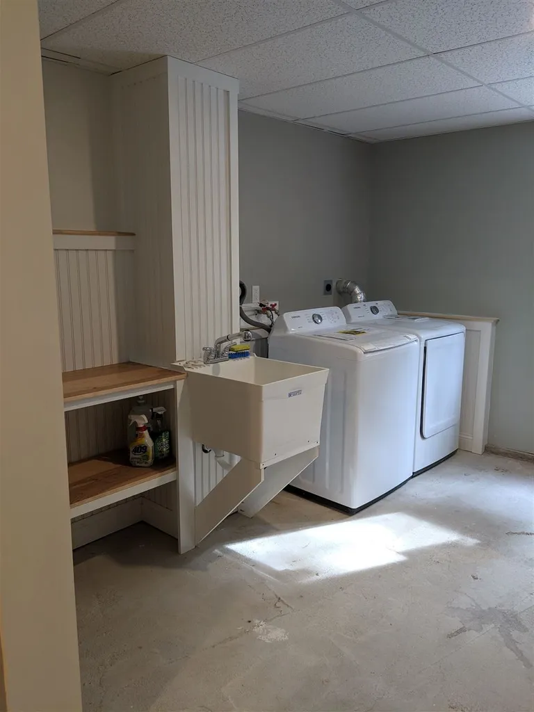 75 Brookside Lane Danbury NH 03230