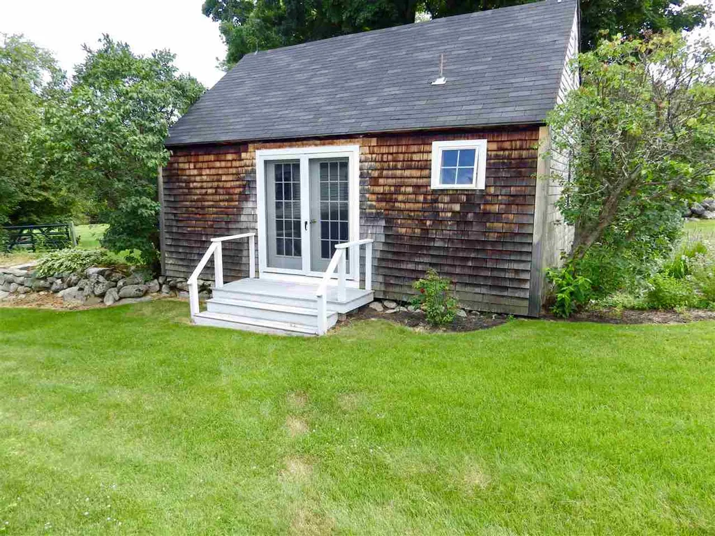 825 North Line Road Tuftonboro NH 03816