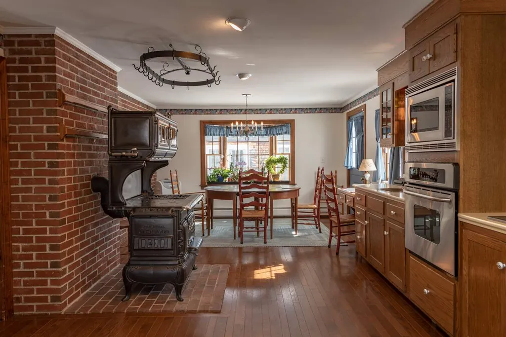 825 North Line Road Tuftonboro NH 03816