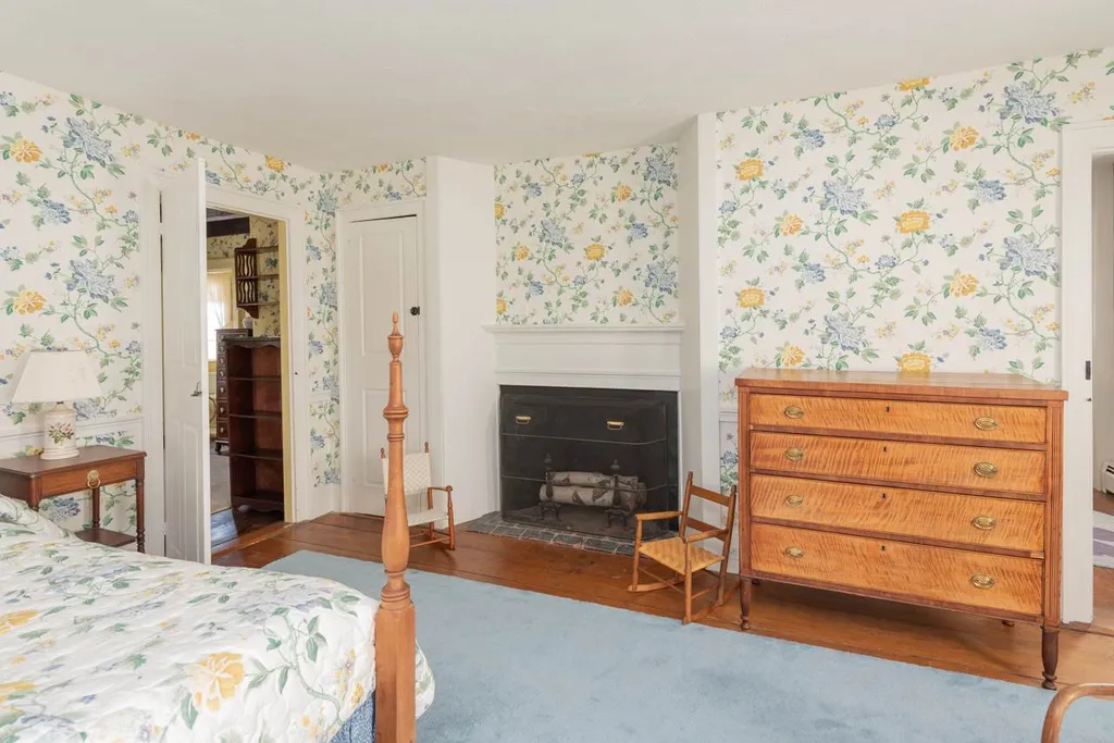 825 North Line Road Tuftonboro NH 03816
