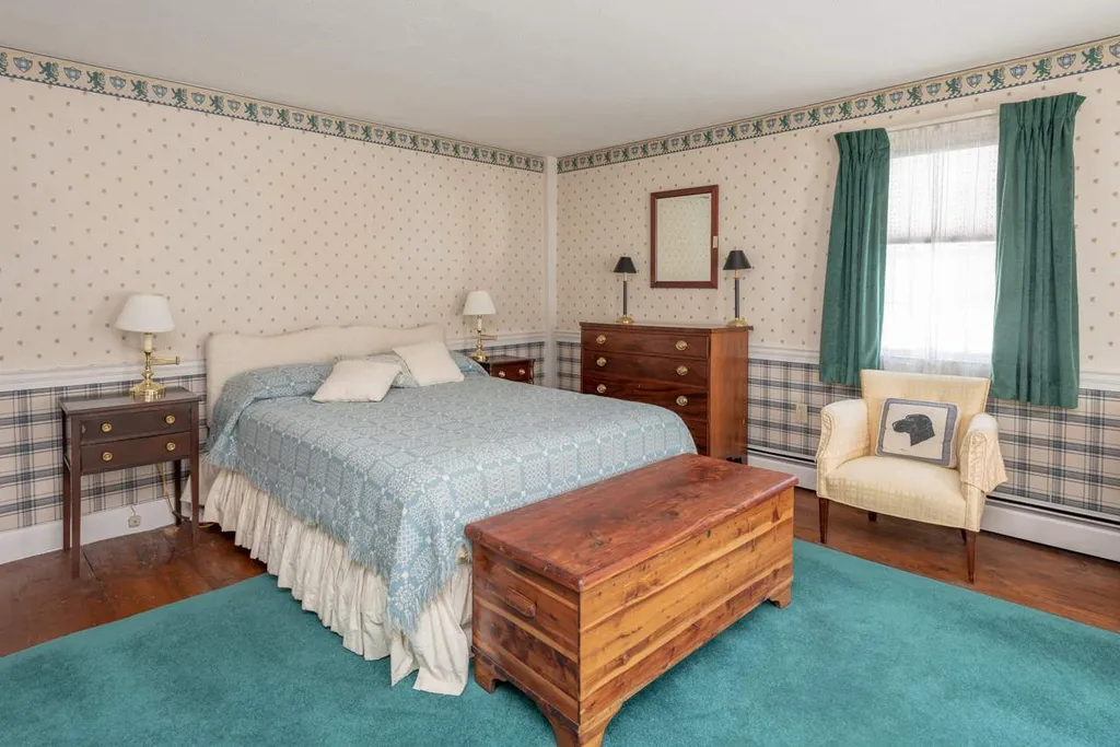 825 North Line Road Tuftonboro NH 03816