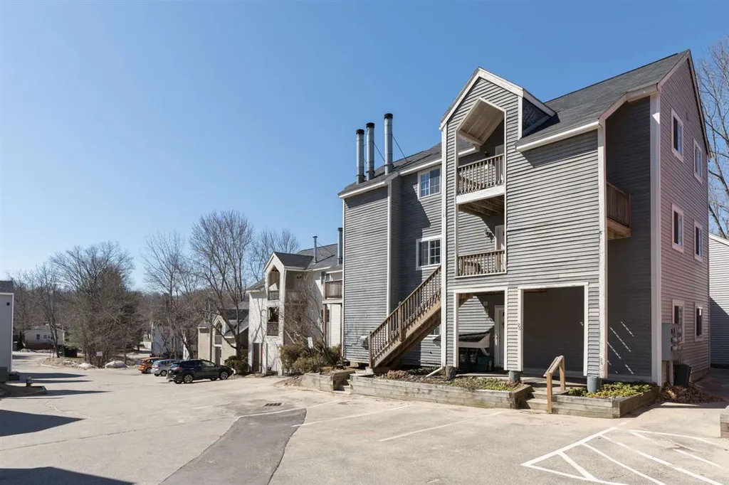 98 Henry Law Avenue Dover NH 03820