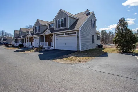 5 Pelton Way Hampton Falls NH 03844