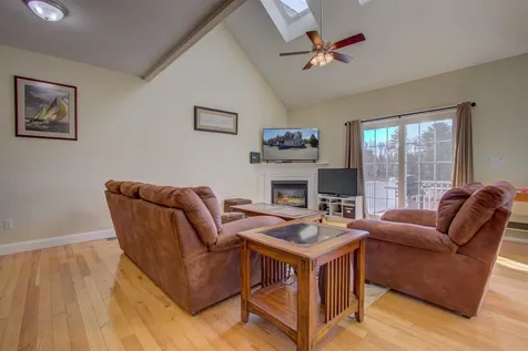 5 Pelton Way Hampton Falls NH 03844