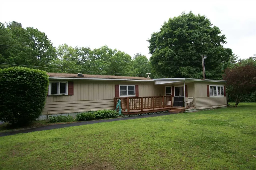 19 River Road Farmington NH 03835